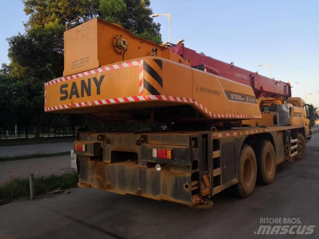 Sany STC 250 H Mobile and all terrain cranes