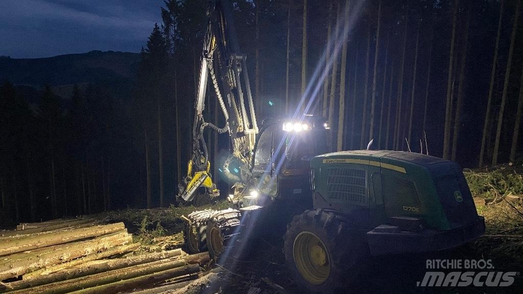 John Deere 1270 E Harvesters