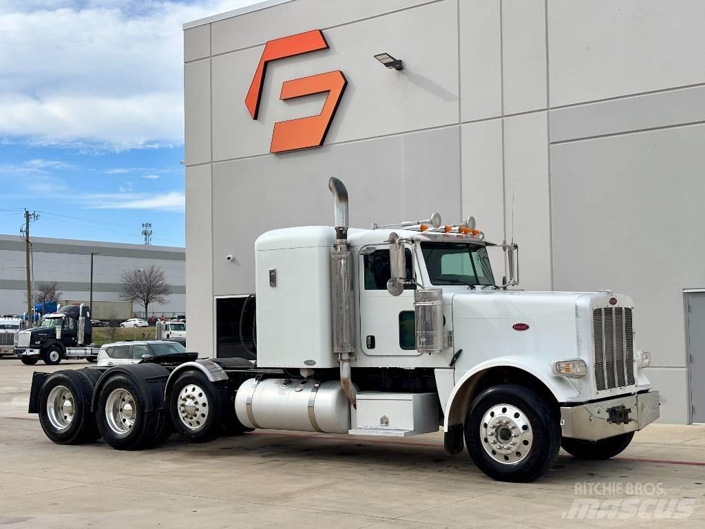 Peterbilt 388 Conventional Trucks / Tractor Trucks