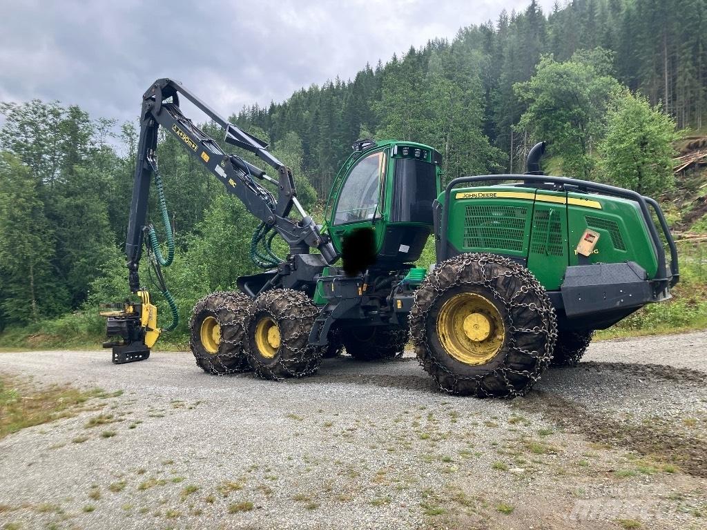 John Deere 1470G Harvesters