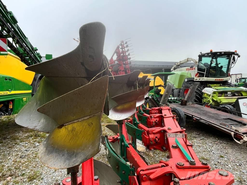 Kverneland ES85 Reversible ploughs