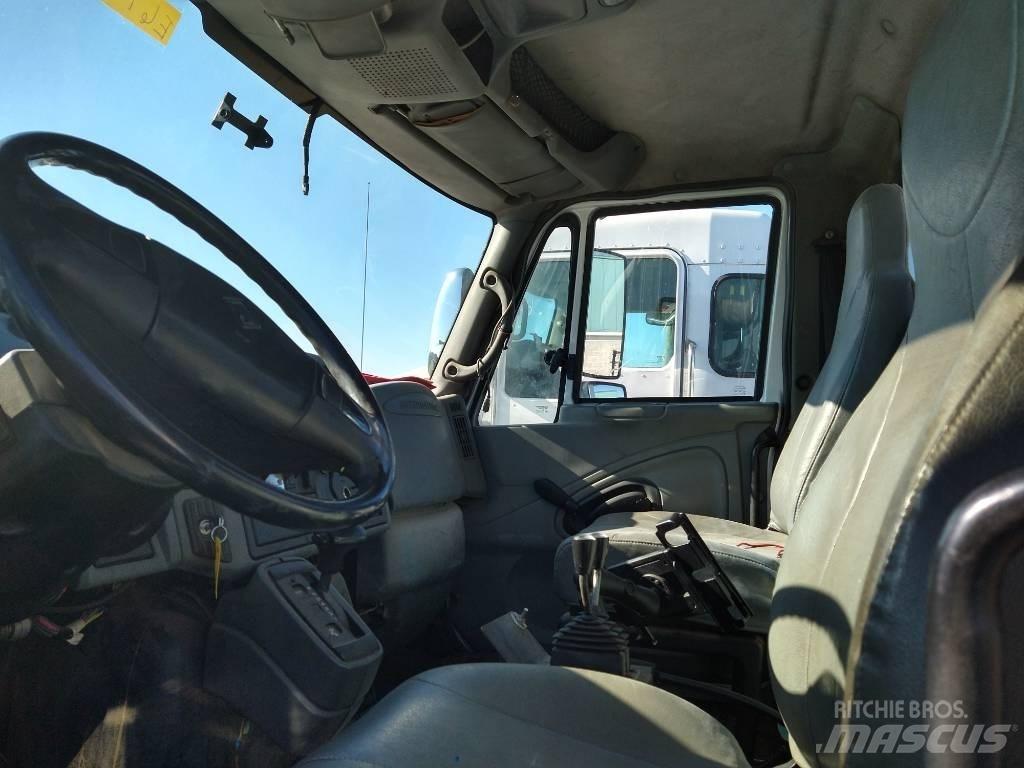 International 4400 Garbage Trucks / Recycling Trucks