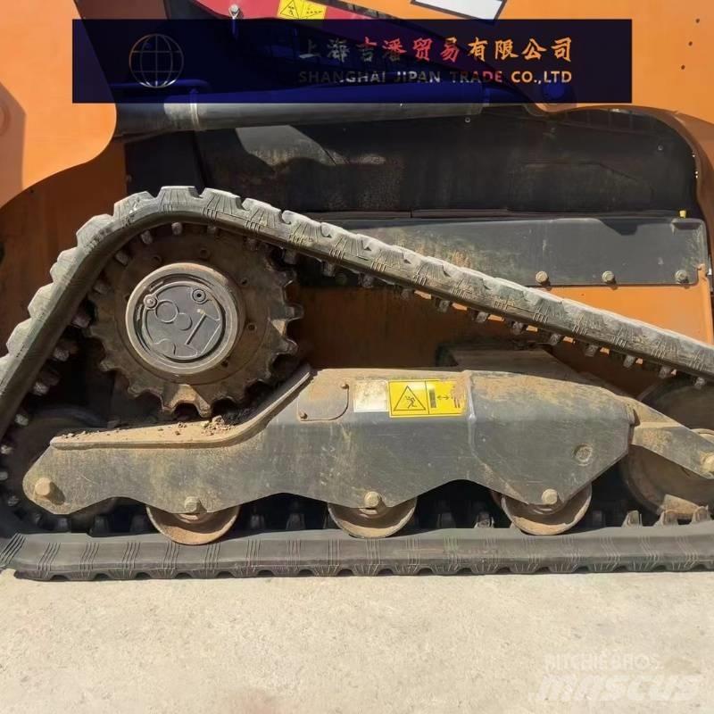 CASE TR 270 Skid Steer Loaders
