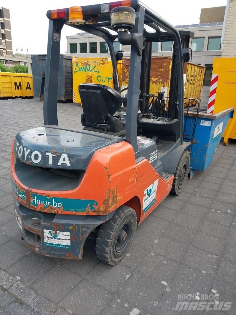 Toyota 8 FDF 25 Diesel Forklifts