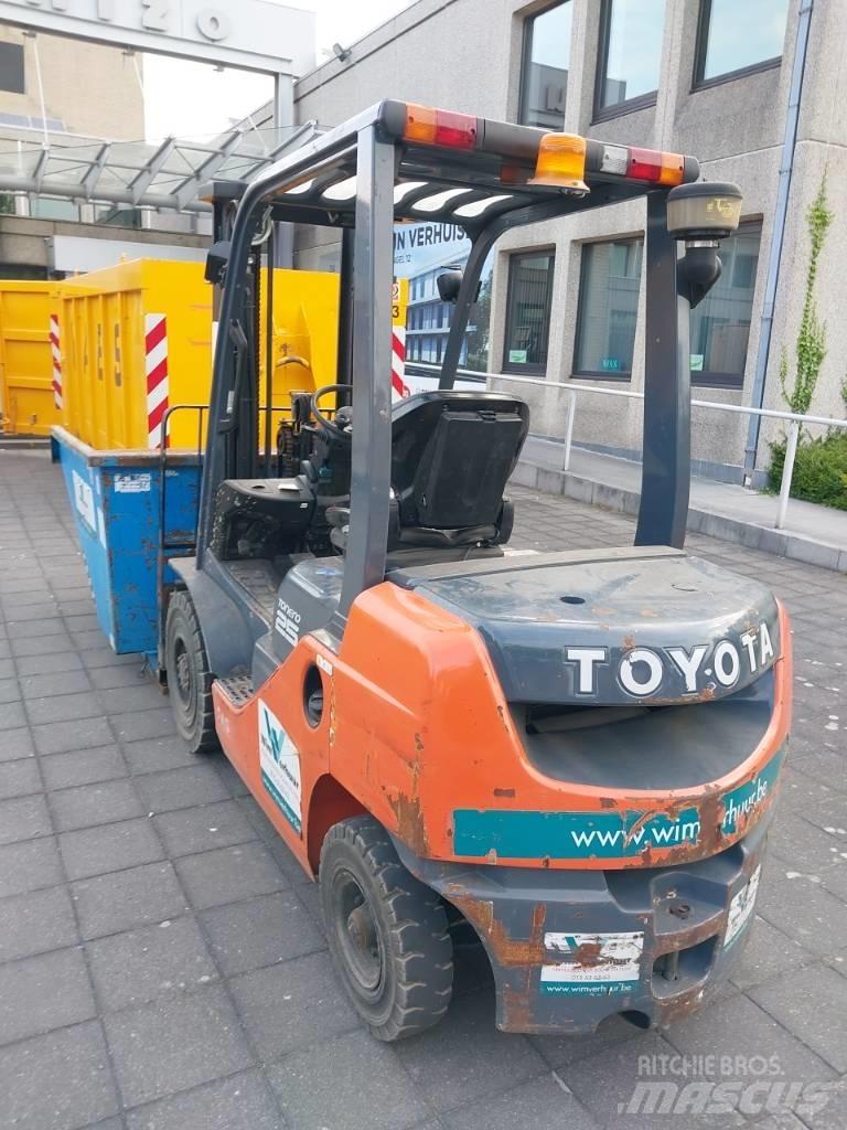 Toyota 8 FDF 25 Diesel Forklifts