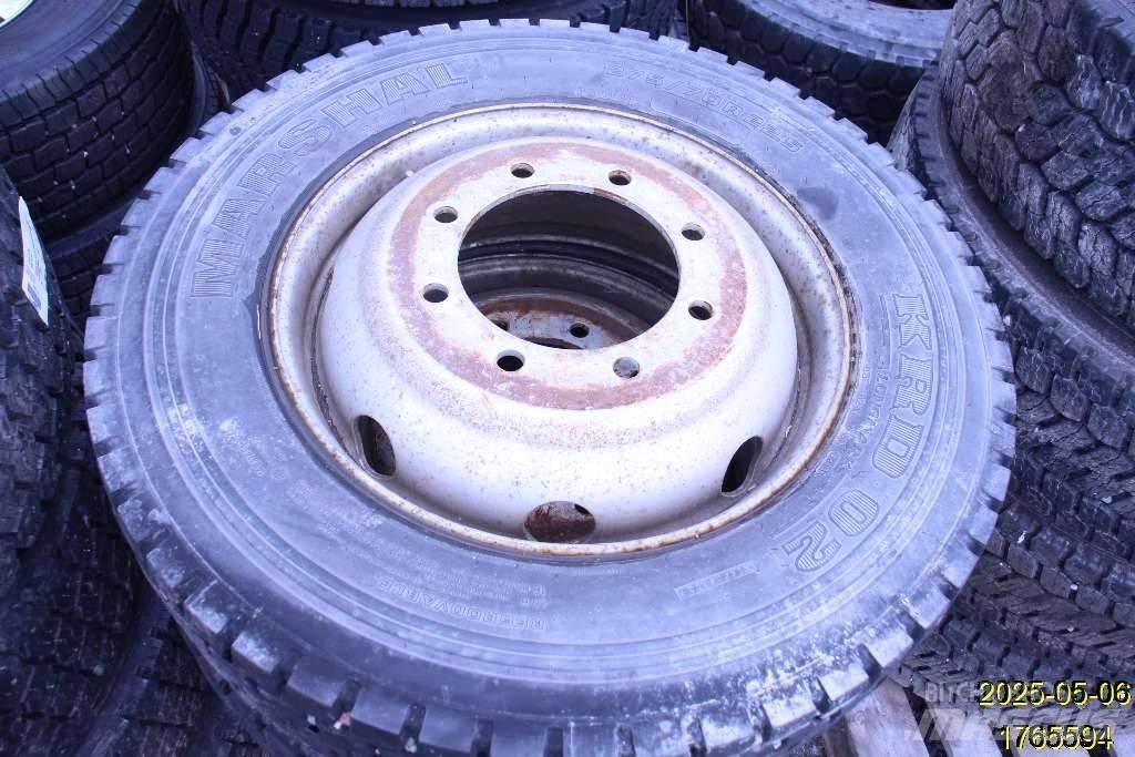  Entreprenad Däck Tires, wheels and rims
