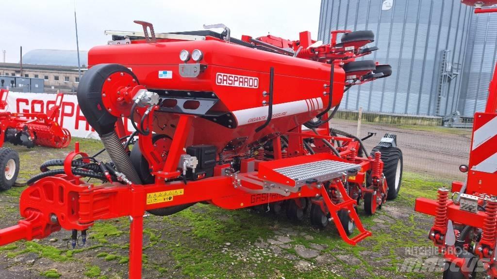Gaspardo Gigante Farm Drills