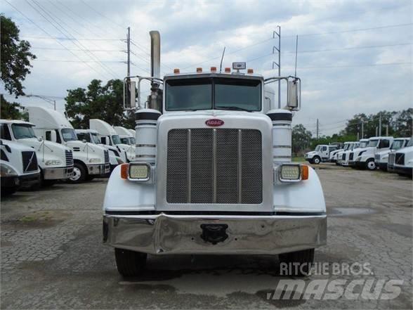 Peterbilt 367 Conventional Trucks / Tractor Trucks
