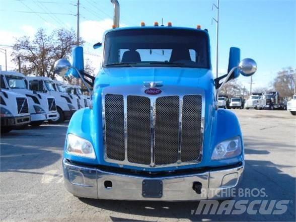 Peterbilt 579 Conventional Trucks / Tractor Trucks