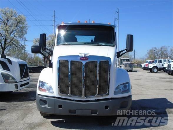 Peterbilt 579 Conventional Trucks / Tractor Trucks