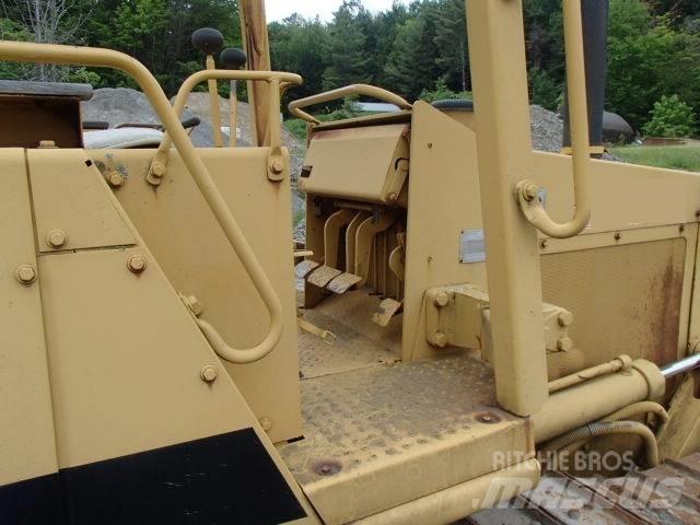 CAT D 3 C Crawler dozers