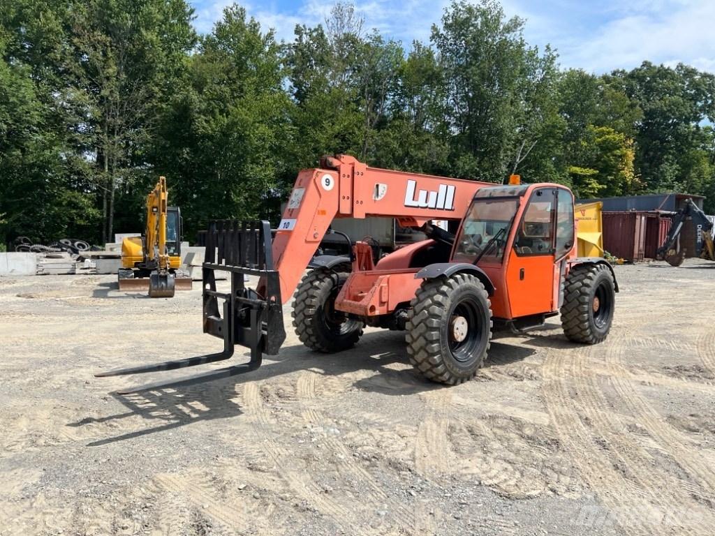 Lull 944E-42 Telescopic Handlers