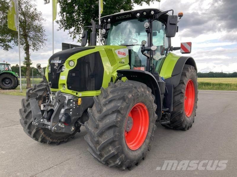 CLAAS AXION 810 Tractors