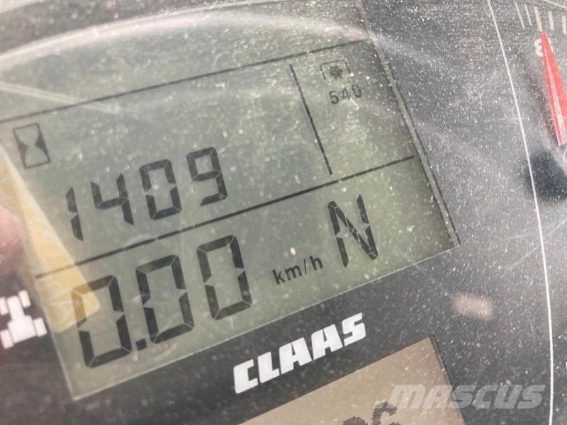 CLAAS AXION 810 Tractors