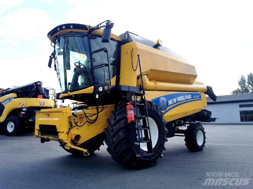New Holland TC 5.70 Combine Harvesters