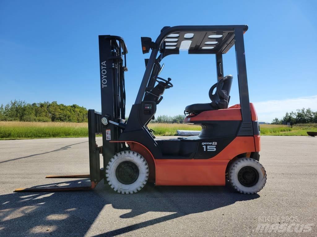 Toyota 8FB15 Electric Forklifts