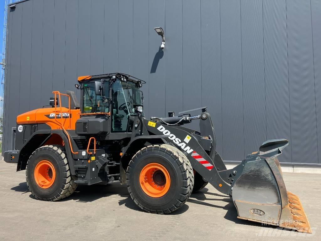 Doosan DL 320-7 Wheel Loaders