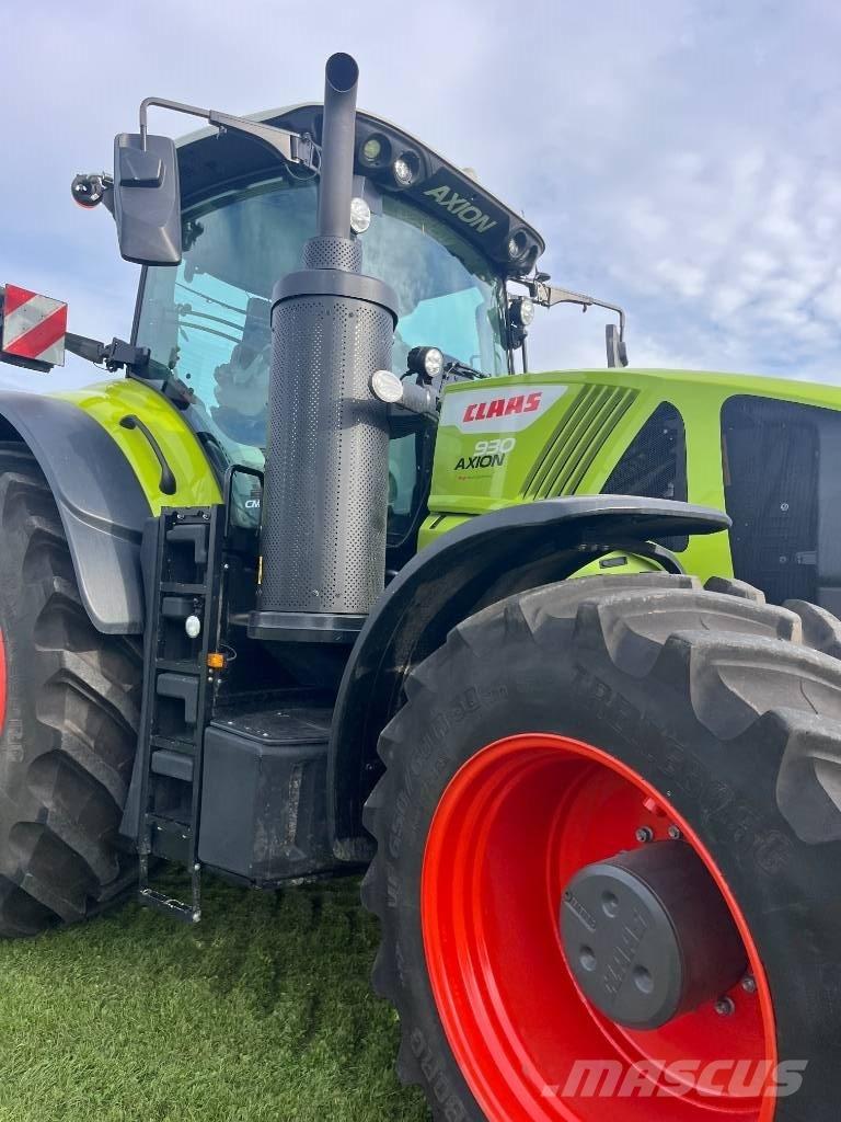 CLAAS AXIO 930 Tractors