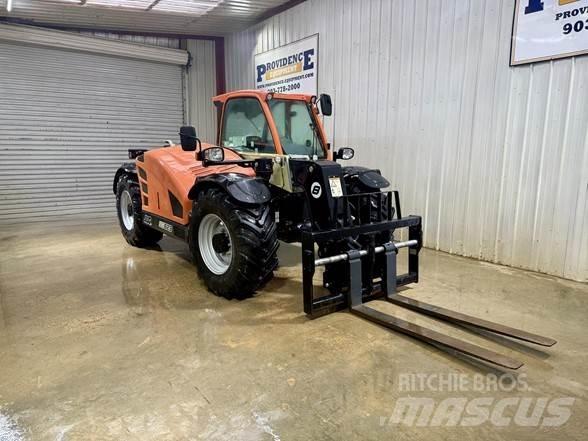 JLG 823 Telescopic Handlers