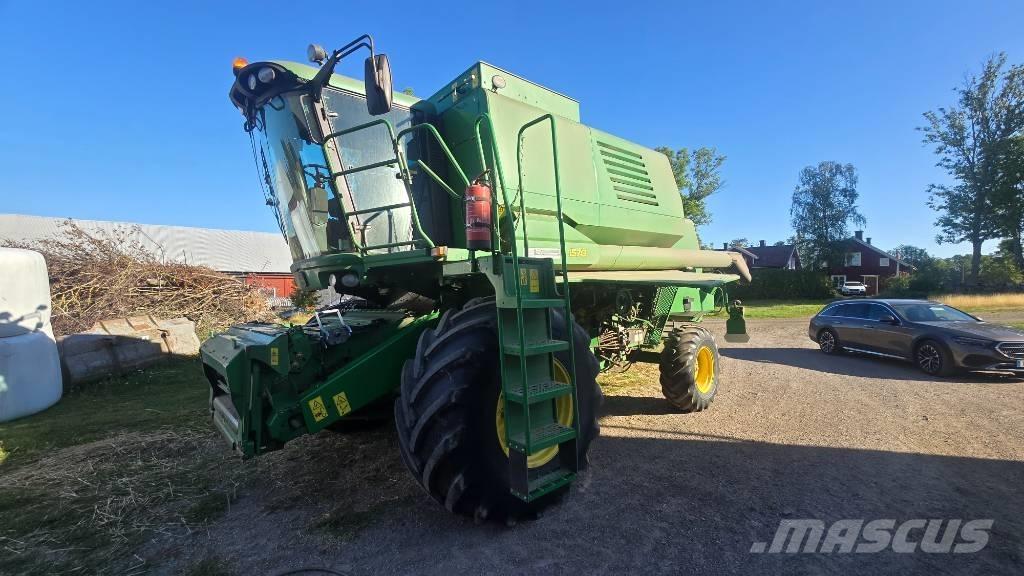 John Deere 1570 Combine Harvesters