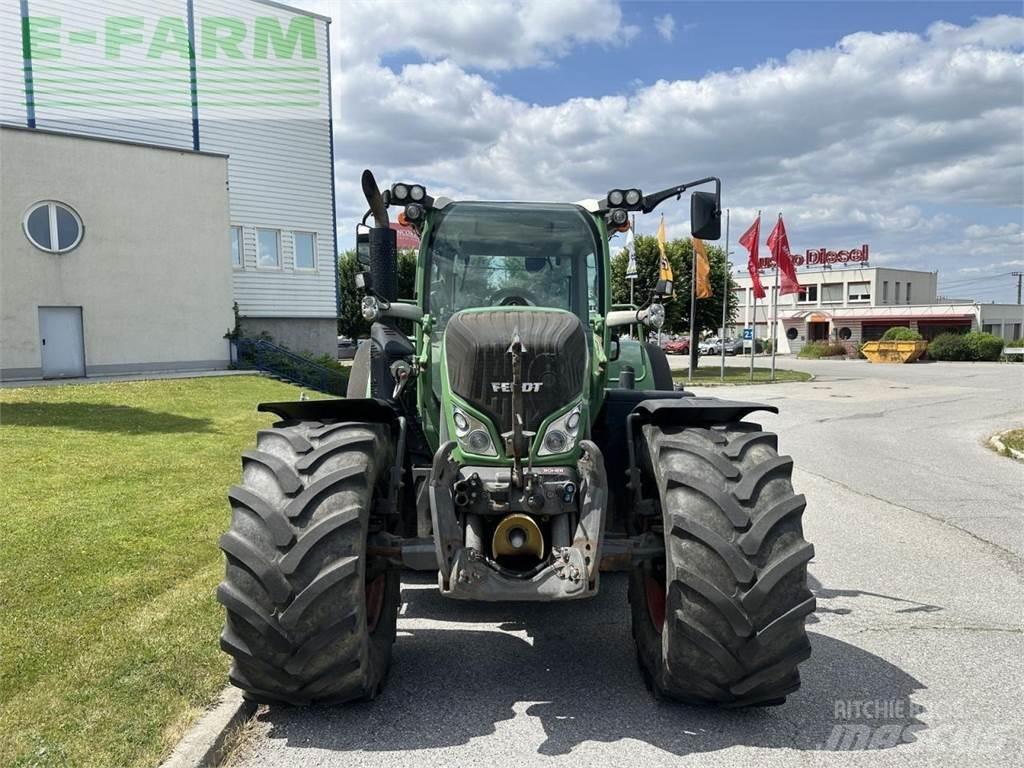 Fendt 718 vario Tractors