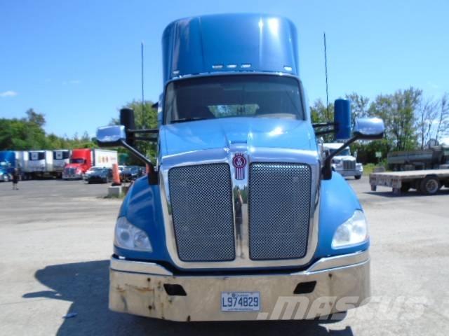 Kenworth T 680 Conventional Trucks / Tractor Trucks