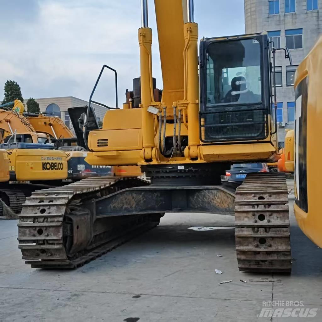 Komatsu PC460 Crawler Excavators