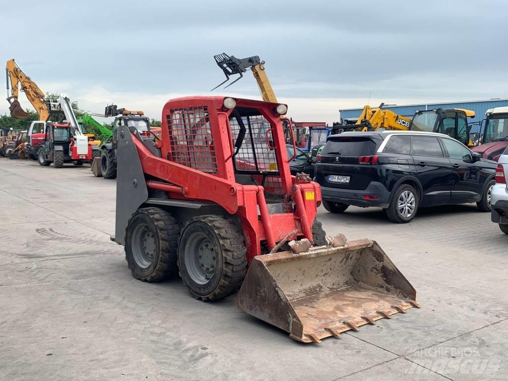 Gehl 4240 Skid Steer Loaders