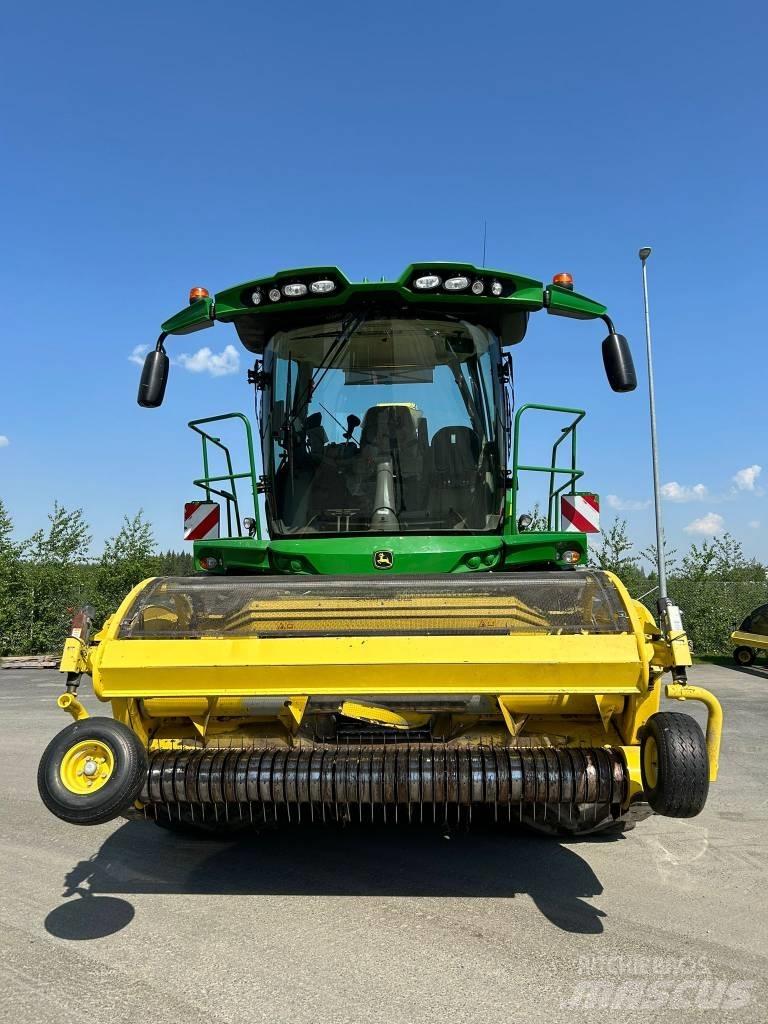 John Deere 8300i Foragers