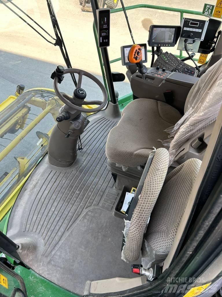 John Deere 8300i Foragers