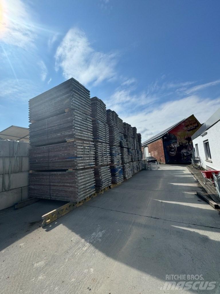 Altrad SL 70 Scaffolding Equipment
