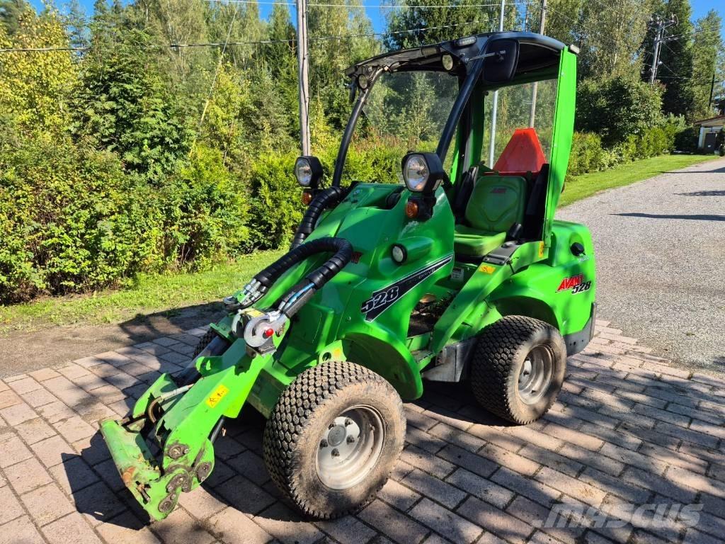 Avant 528 Mini Loader