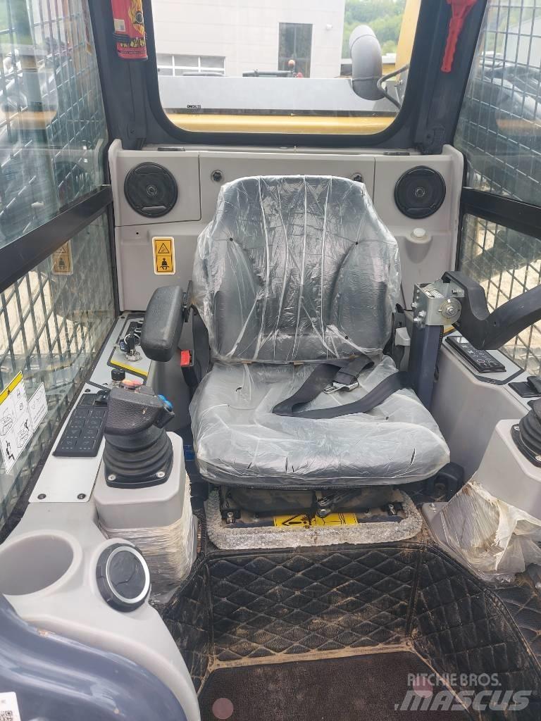 XCMG XC 7-TV12 Skid Steer Loaders