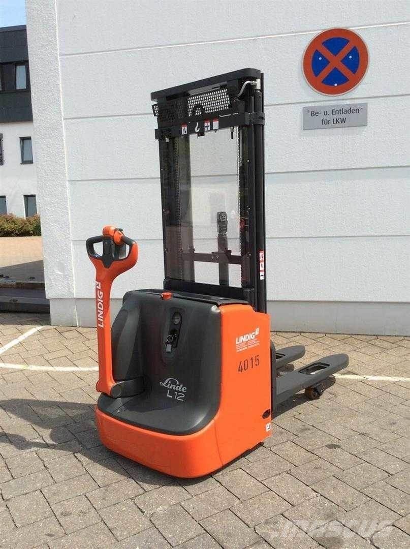 Linde L12I Self Propelled Stackers