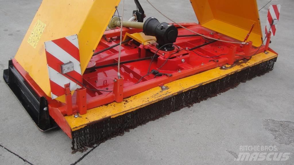 VTM Maaier VTM 280 Mounted and trailed mowers