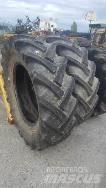  Pneus 16.9-30 Tires, wheels and rims