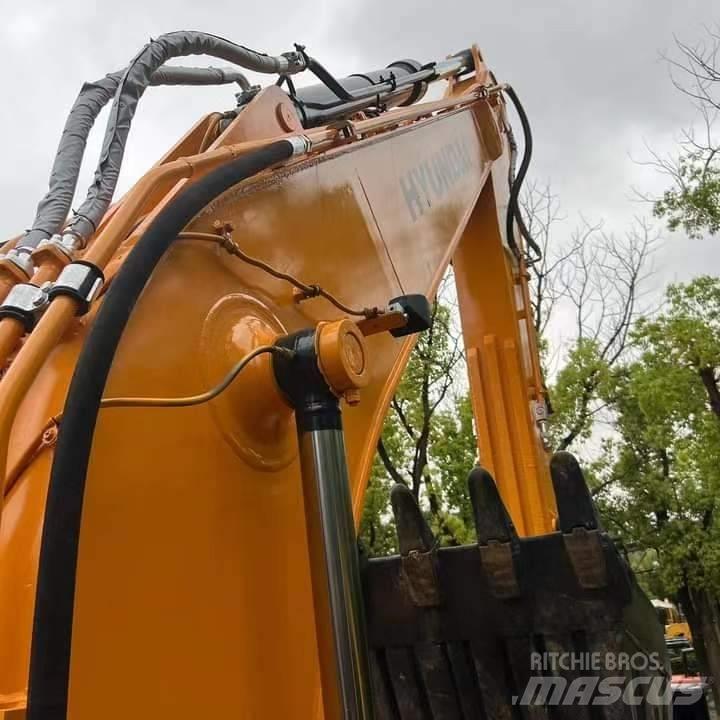 Hyundai R220LC-9S Crawler Excavators