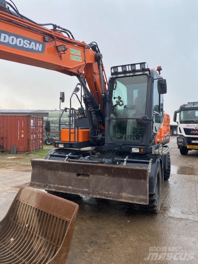 Doosan DX 140 W -5 Mobile and all terrain cranes