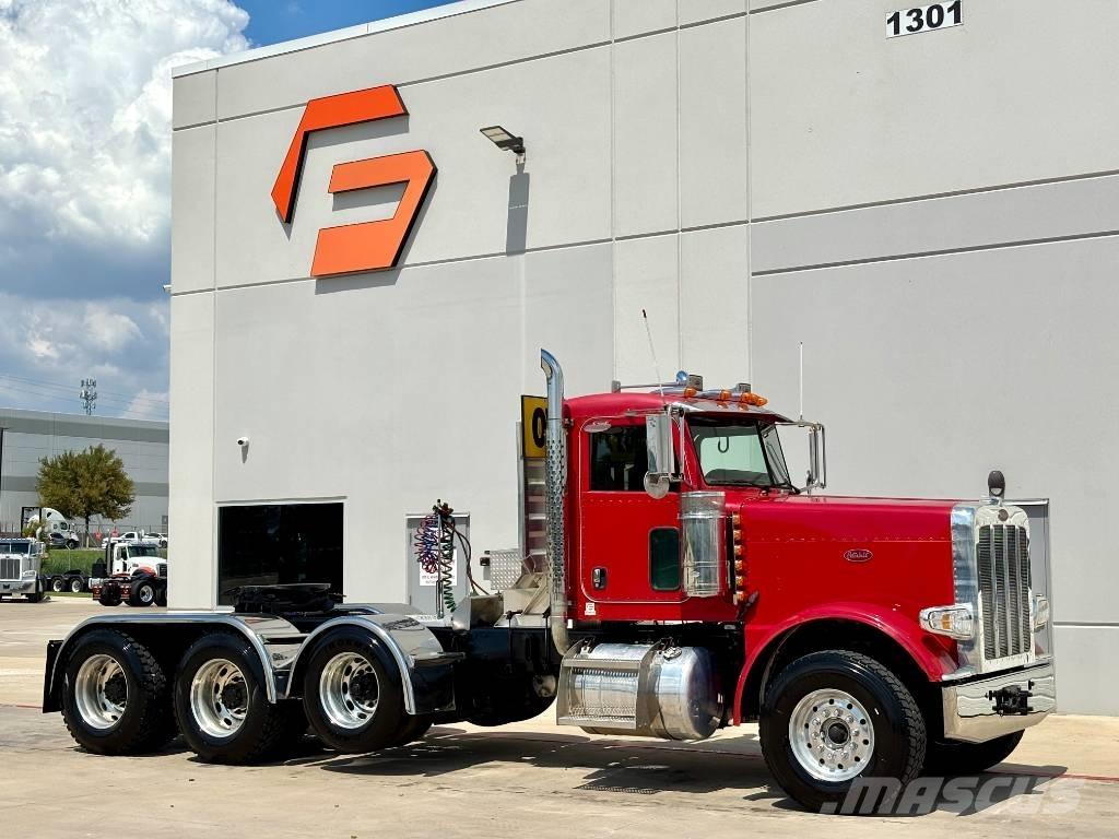 Peterbilt 388 Conventional Trucks / Tractor Trucks