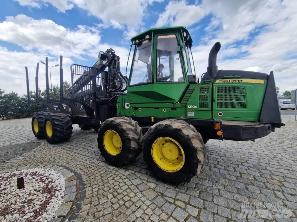 John Deere 1210 E Forwarders