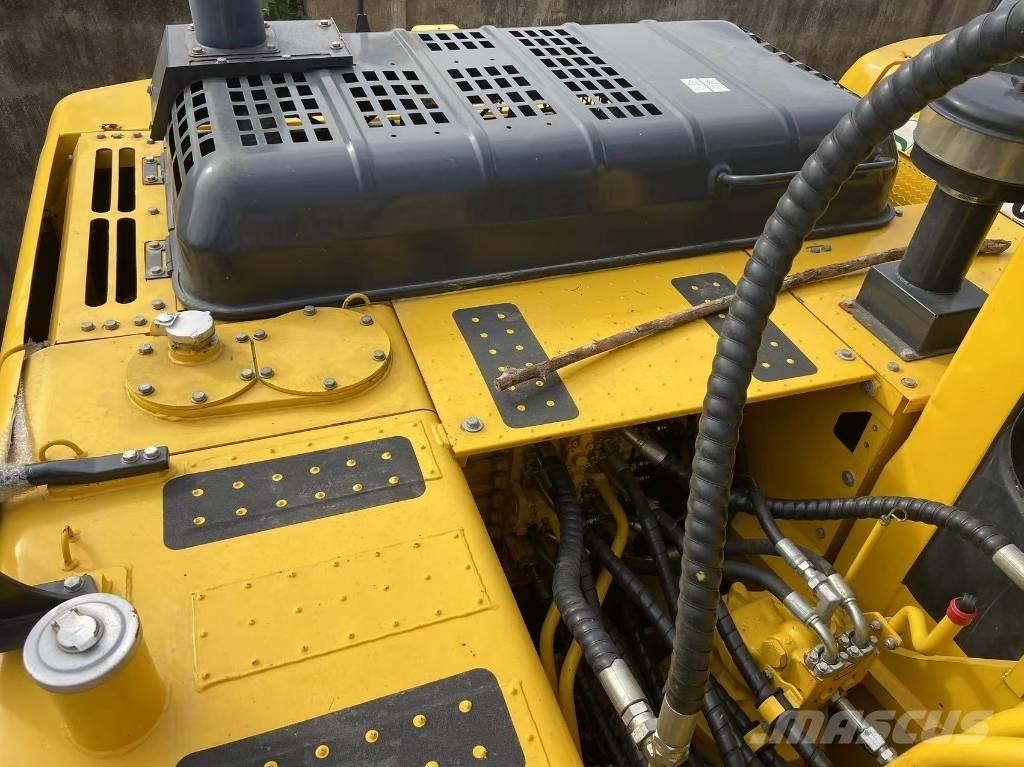 Komatsu PC 220-8 Mini excavators  7t - 12t