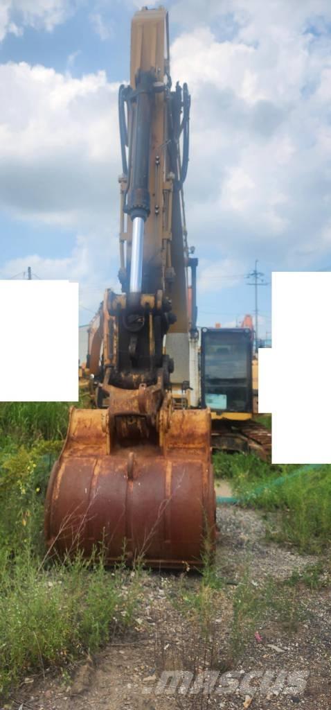 CAT 330 Crawler Excavators