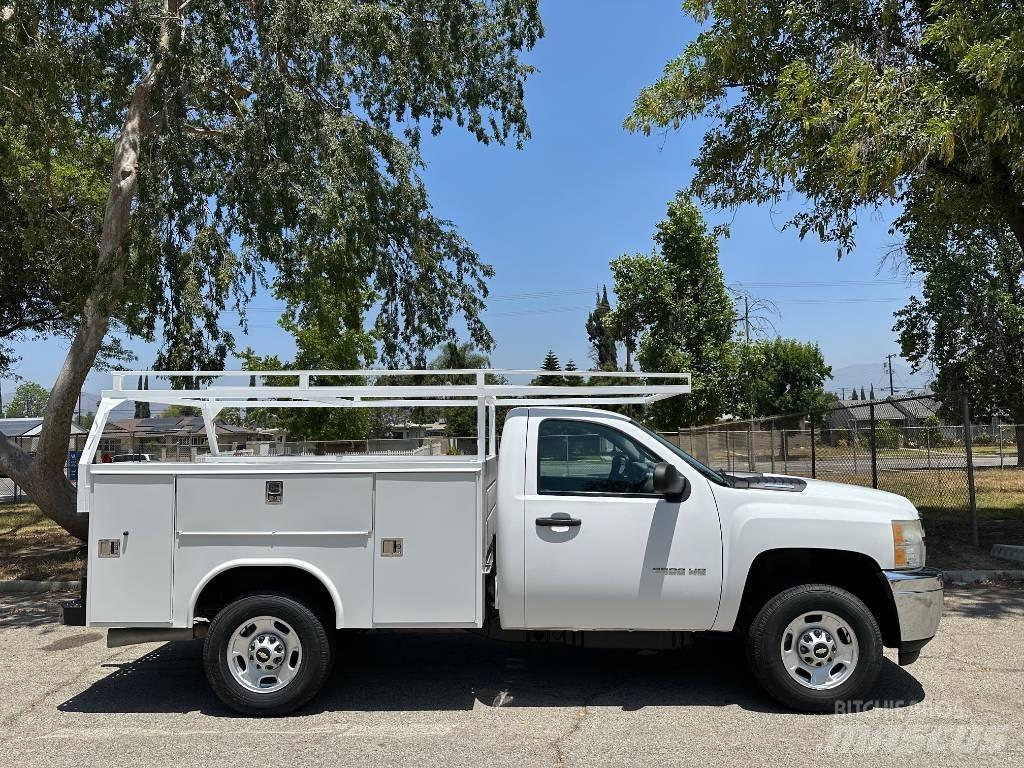 Chevrolet 2500 HD Pickup Trucks