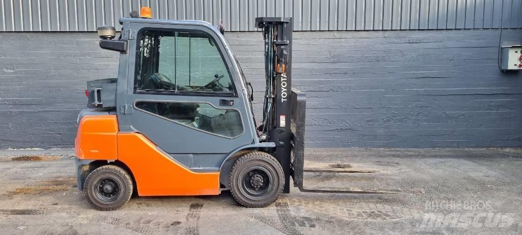 Toyota 8 FDF 25 Diesel Forklifts