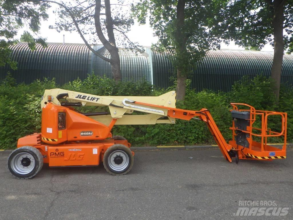 JLG M450AJ Articulated boom lifts