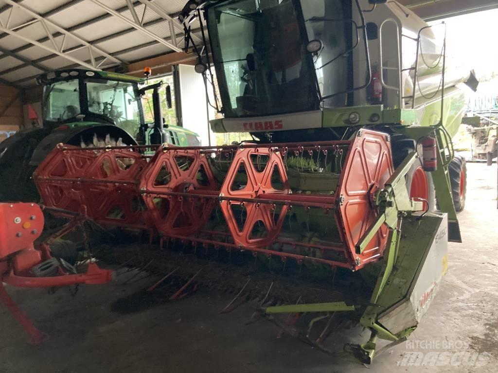 CLAAS Tucano 320 Combine Harvesters