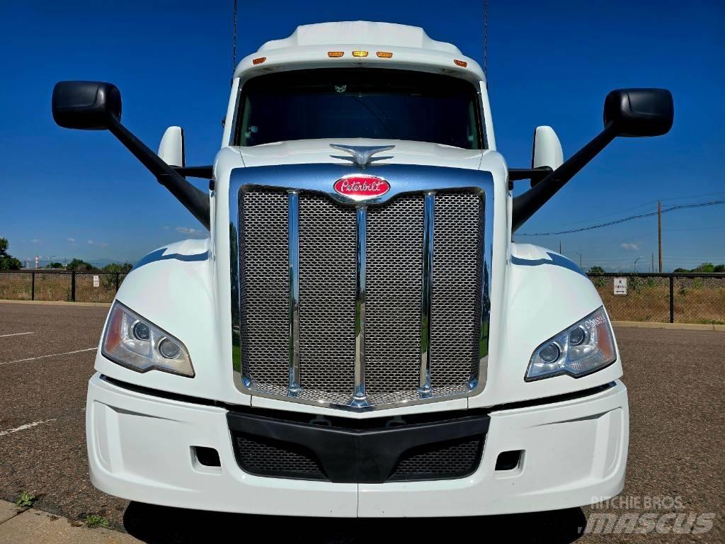 Peterbilt 579 Conventional Trucks / Tractor Trucks