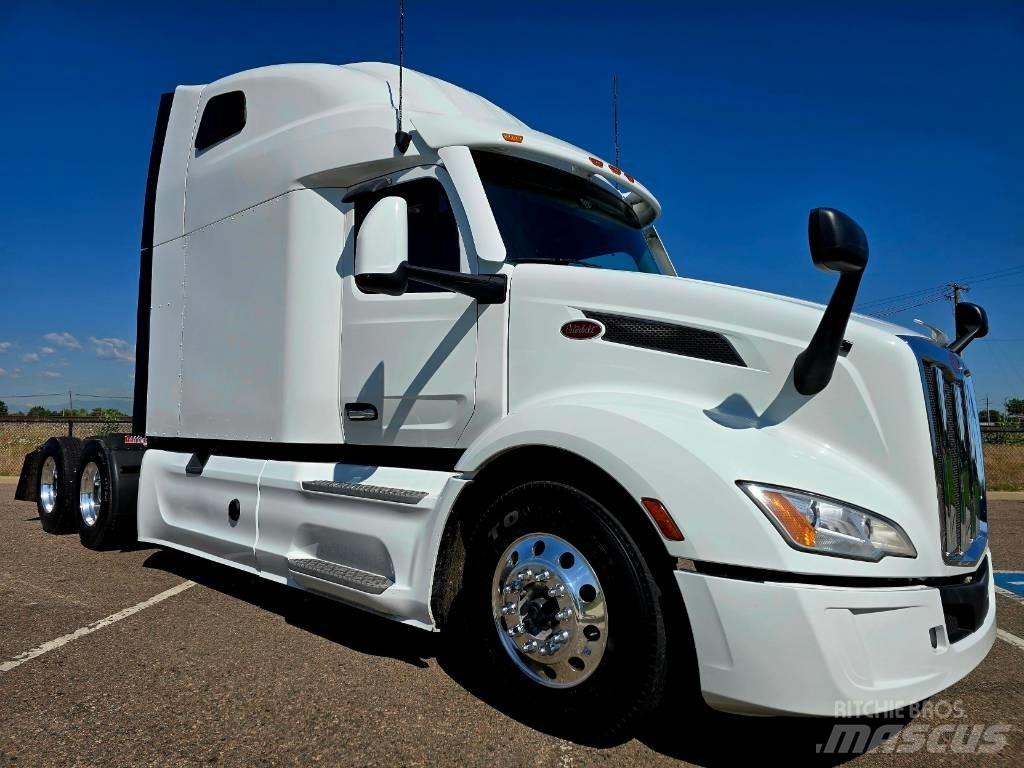 Peterbilt 579 Conventional Trucks / Tractor Trucks