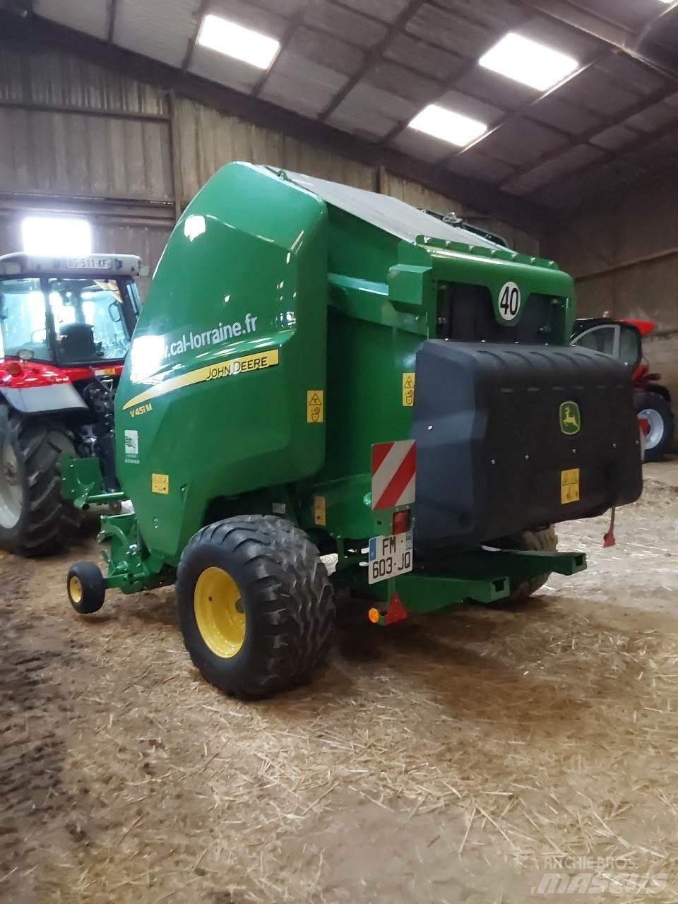 John Deere V 451 M Round Balers