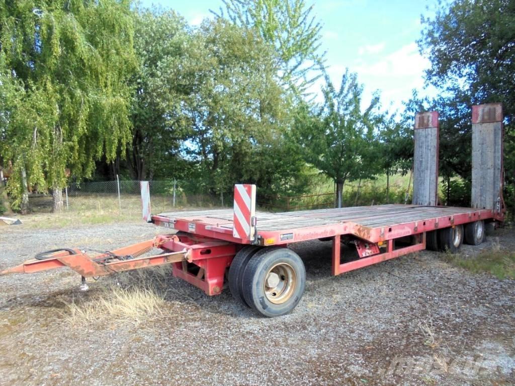Möslein T 3 Lowboy trailer